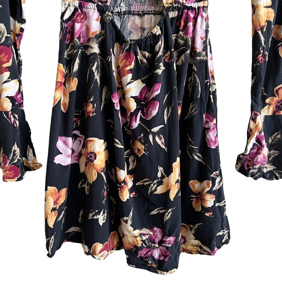 Kendall & Kylie Floral Cut Out Dress - Picture 7 of 9